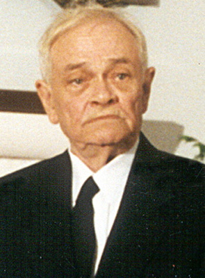 Mr. Arthur Lueken